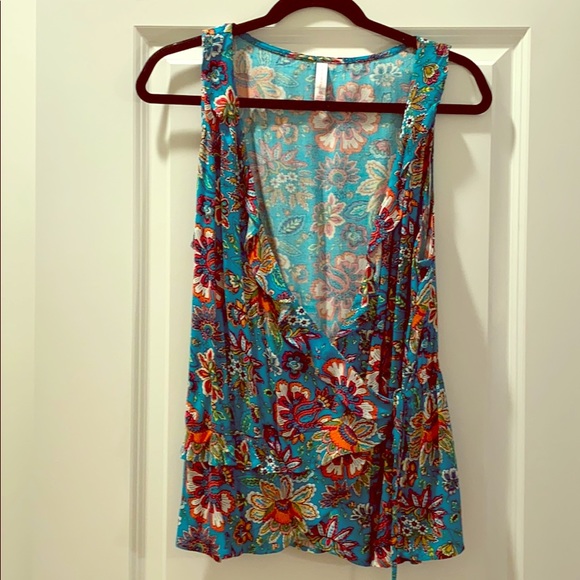 Top - Picture 1 of 2